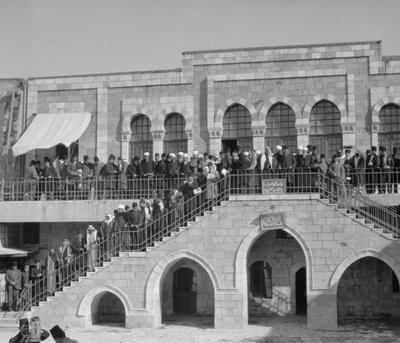 Arabisches Treffen an der Rawdat el Maaref Schule auf dem Gelände des Turms von Antonia, 1929 von Unbekannt Unbekannt